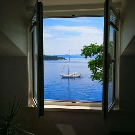 Liana Appartement *
